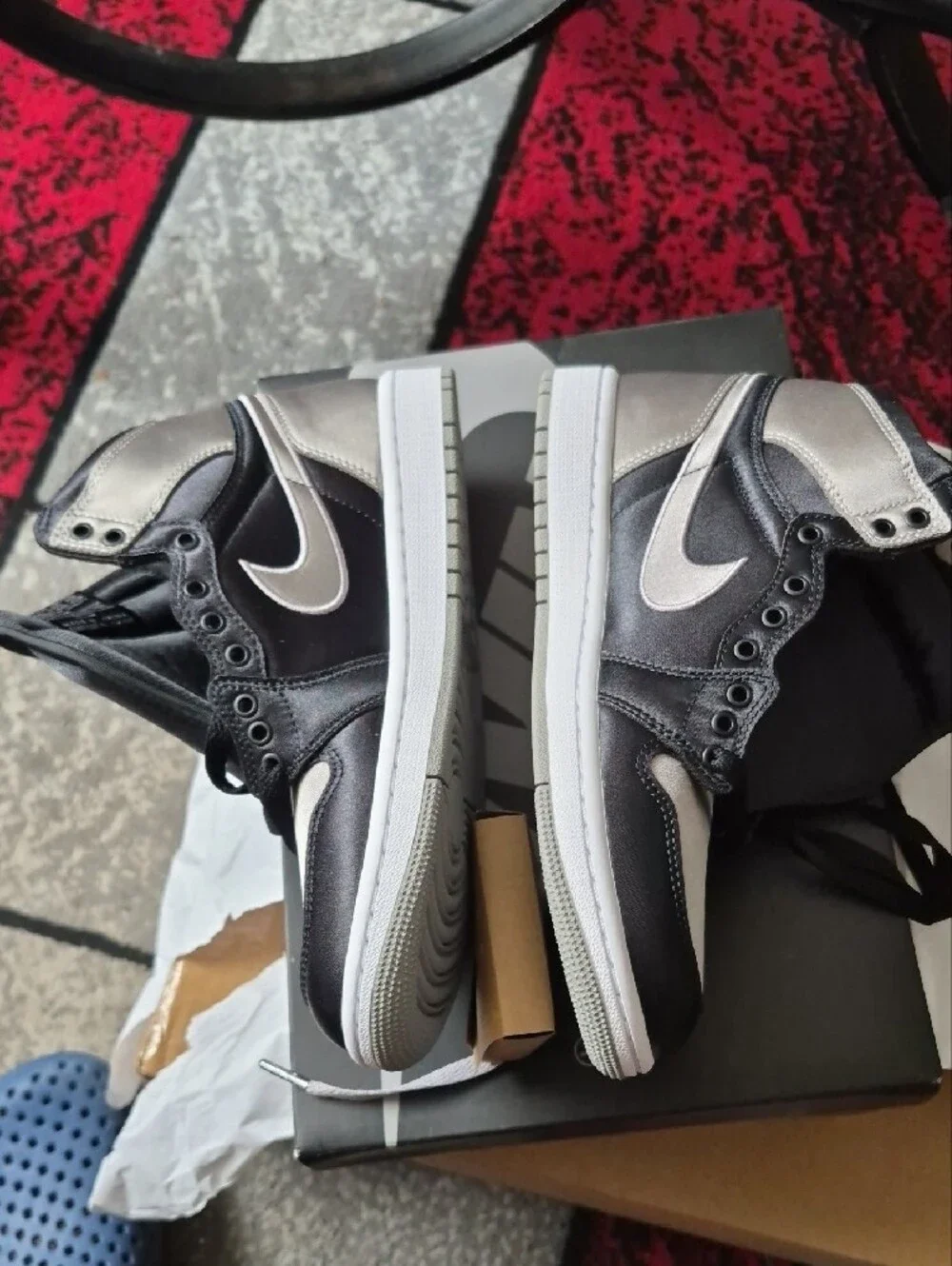 Nike mid top